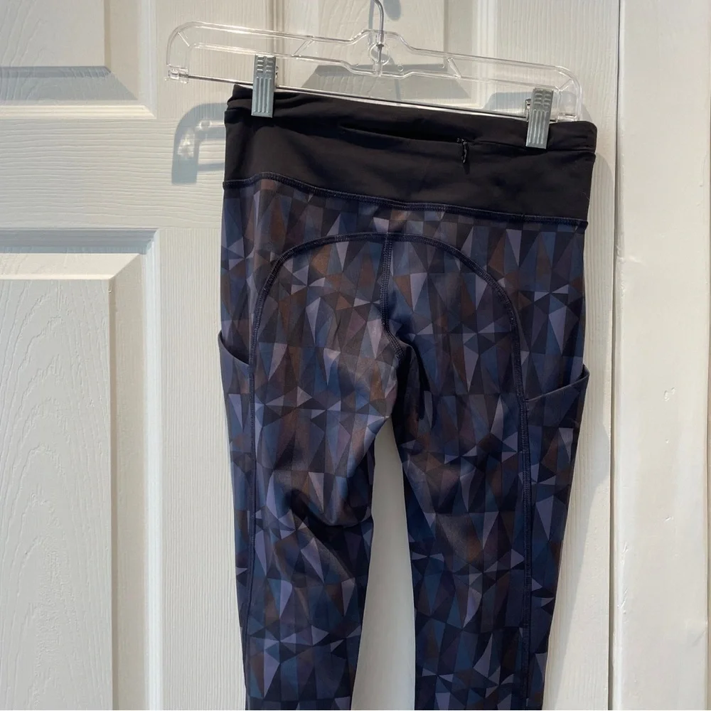 Lululemon Speed Tight II Stained Glass Love‎ Nightfall Black size 2
